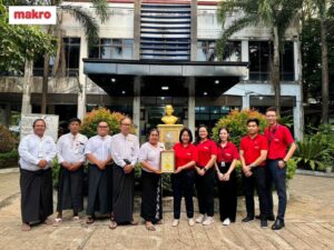 On 16th September, Makro Family together with the Public Funeral Service Association (Yangon),and our customers, donated food and personal hygiene necessities to support flood disaster relief. 🙏🏼 Let’s join hands to extend help & support to our fellow countrymen in times of need. Please stay strong.